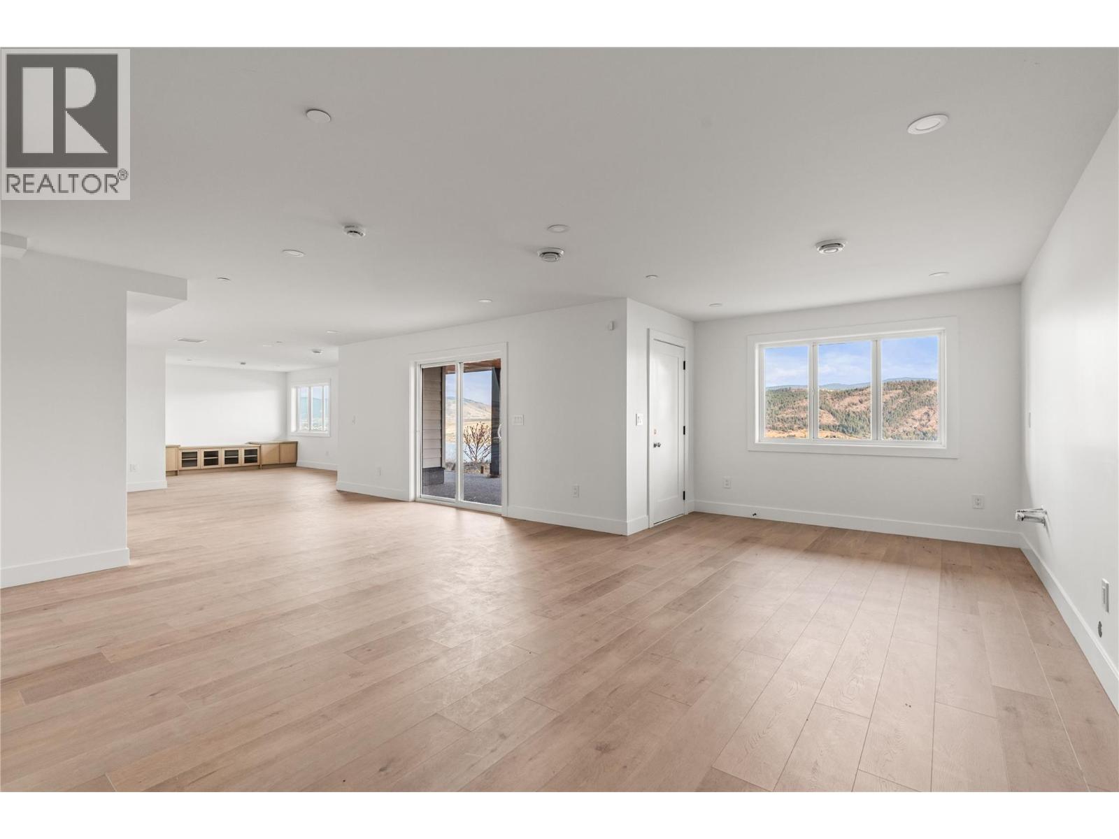 8940 Tavistock Road - 45