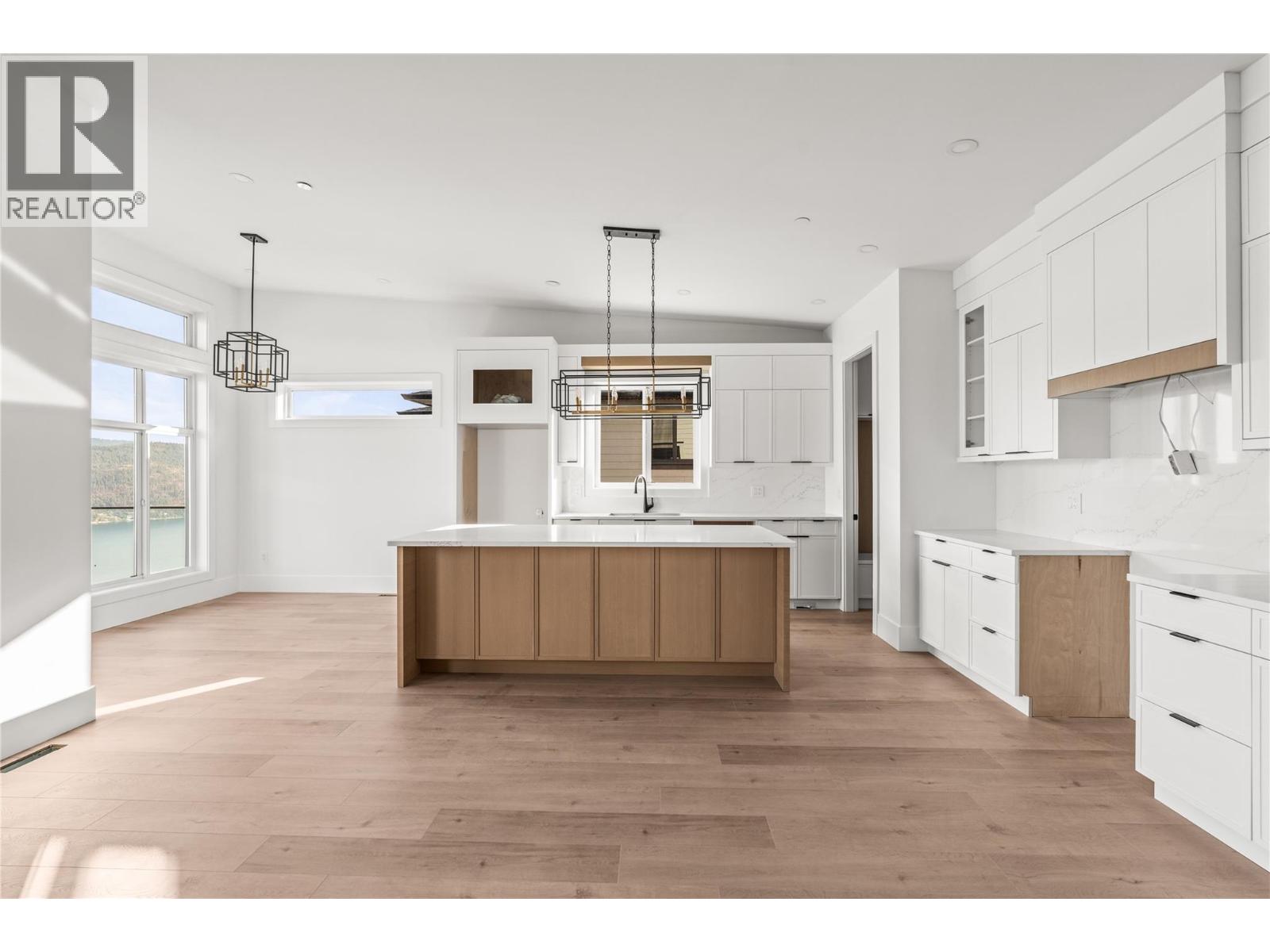 8940 Tavistock Road - Image 19
