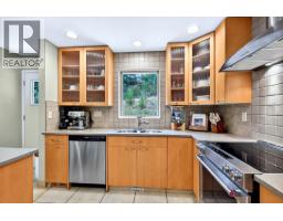 Dining room - 233 Monmouth Drive, Kamloops, BC V2E1L9 Photo 12