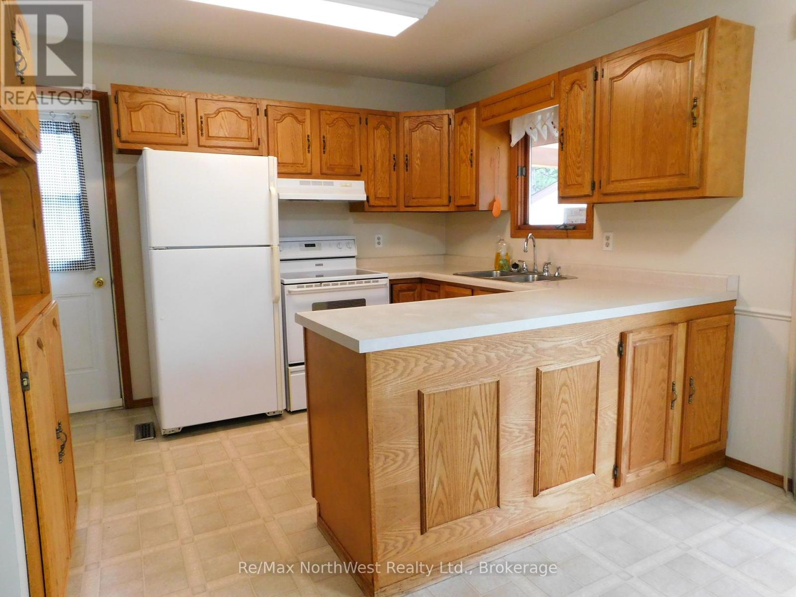 282 WILDE STREET - 10