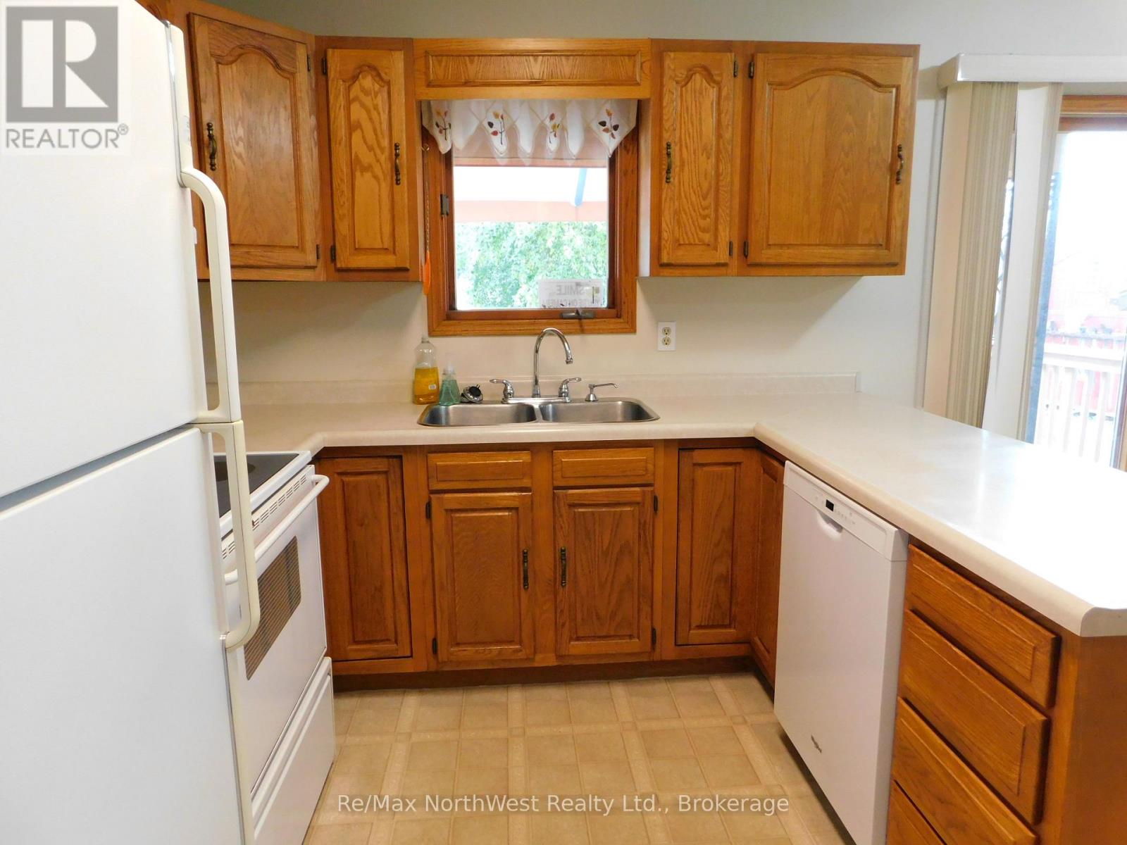 282 WILDE STREET - 12