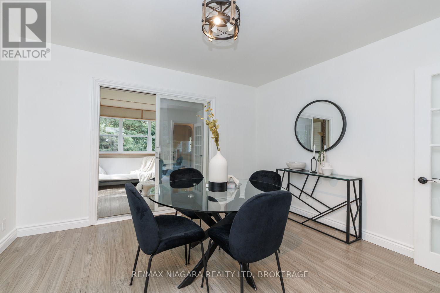 42 STRATHCONA DRIVE S - Image 11