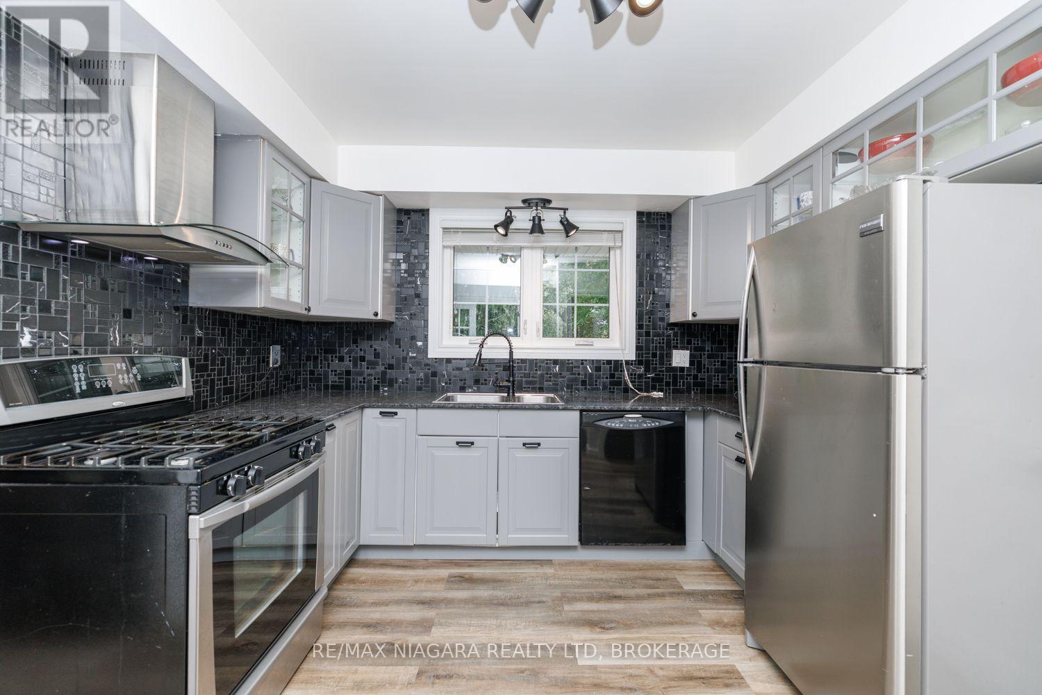 42 STRATHCONA DRIVE S - Image 12