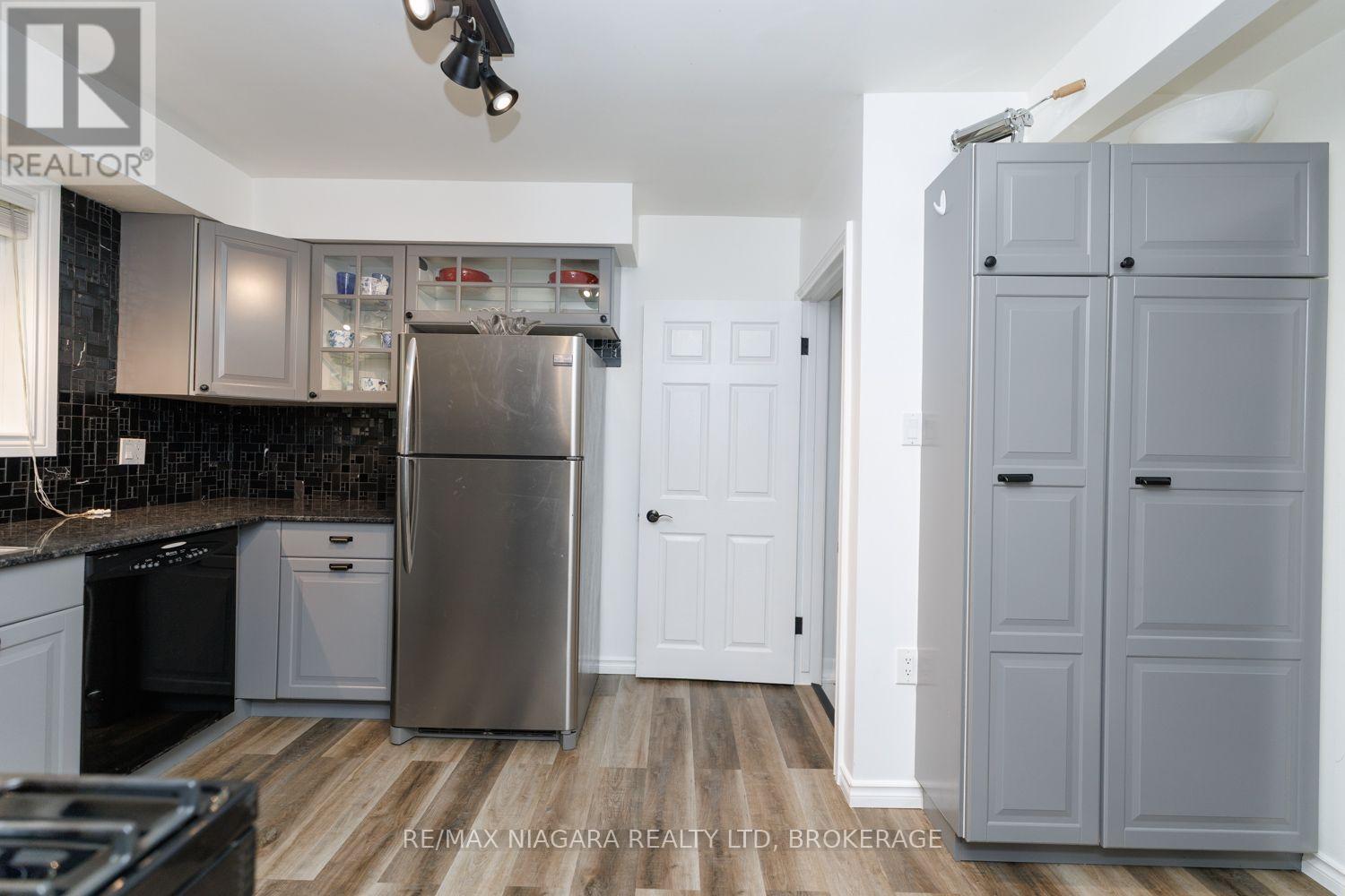 42 STRATHCONA DRIVE S - Image 14