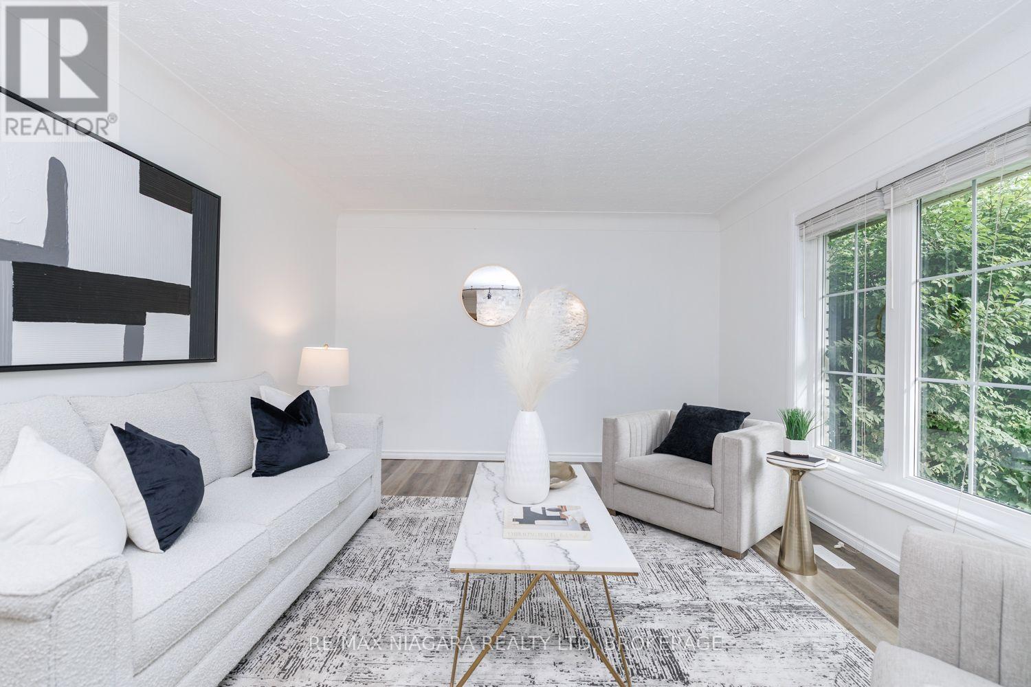 42 STRATHCONA DRIVE S - Image 17