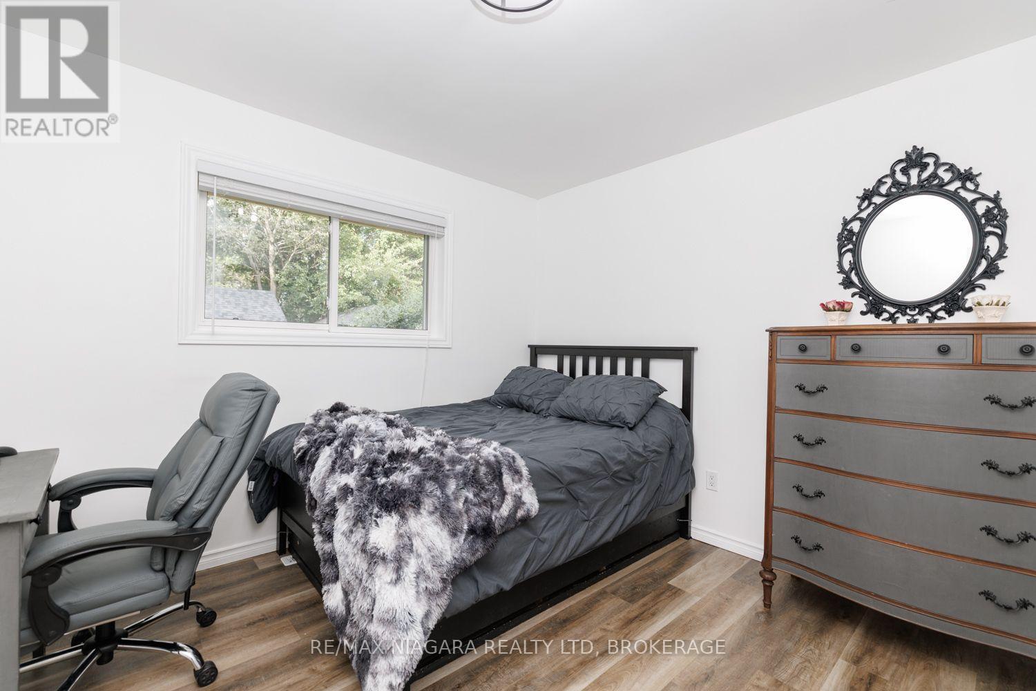 42 STRATHCONA DRIVE S - Image 21