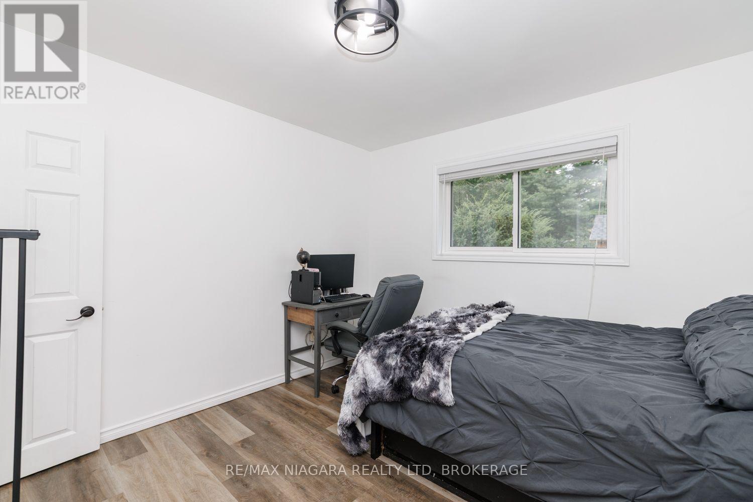 42 STRATHCONA DRIVE S - Image 23