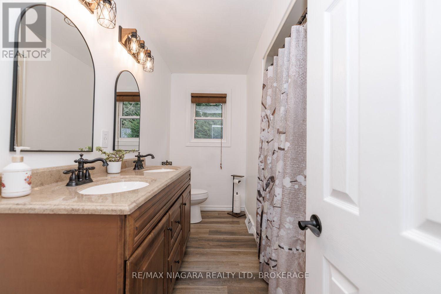 42 STRATHCONA DRIVE S - Image 25