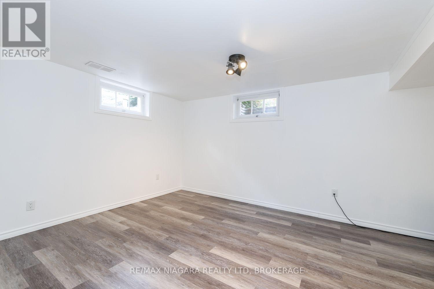 42 STRATHCONA DRIVE S - Image 30