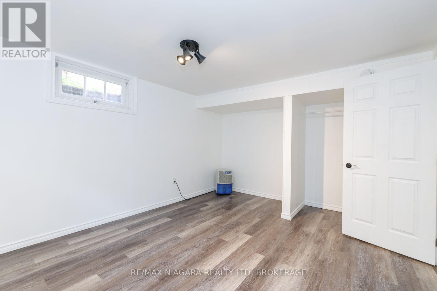 42 STRATHCONA DRIVE S - Image 31