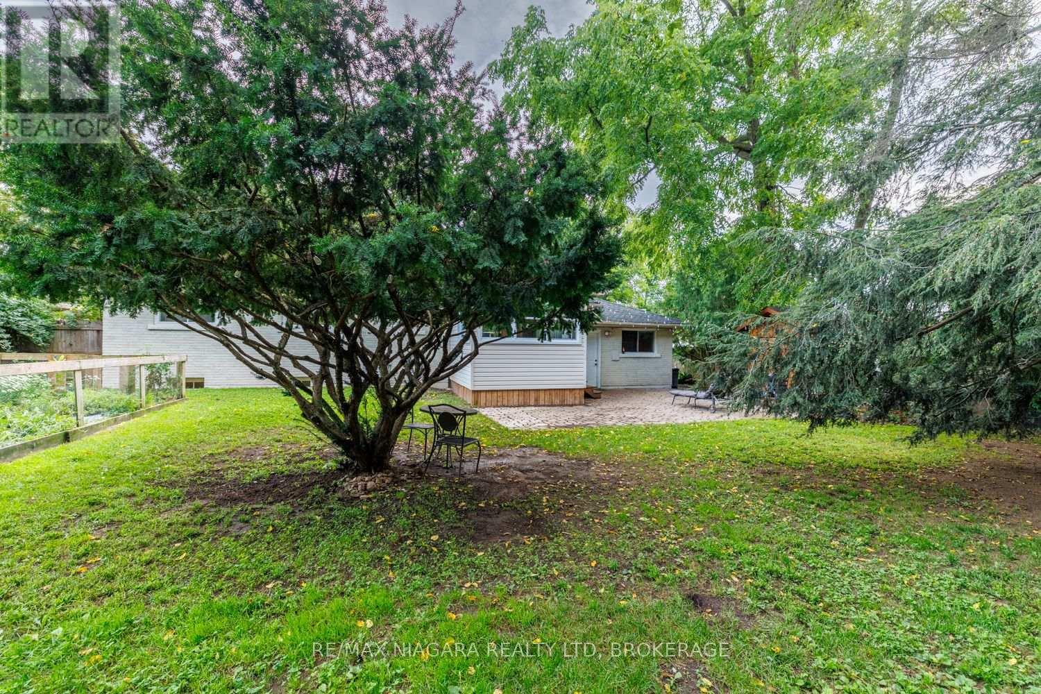 42 STRATHCONA DRIVE S - 45