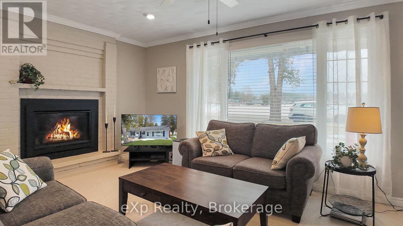 129 LAKE ROSALIND ROAD 1 - 15