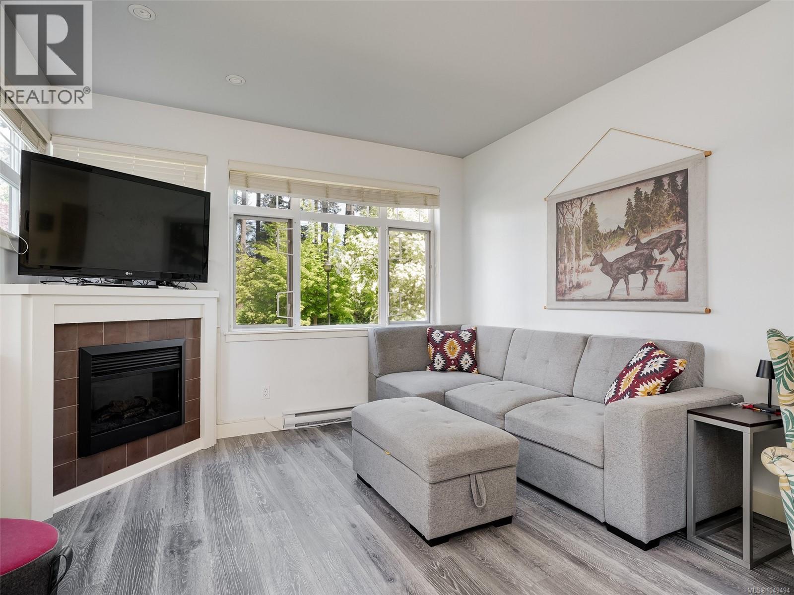 #206C 1115 Craigflower Rd - 2