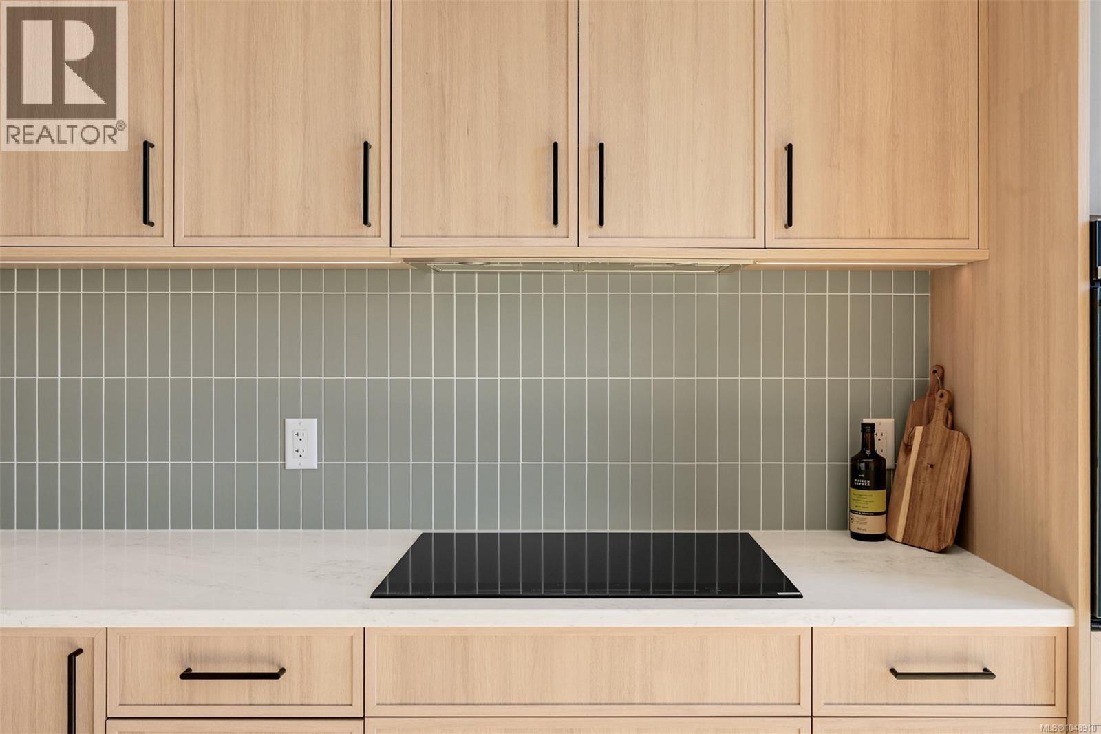 #2 519 Foul Bay Rd - 31