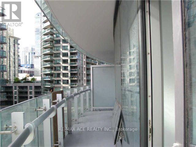 #404 12 YORK STREET - 9