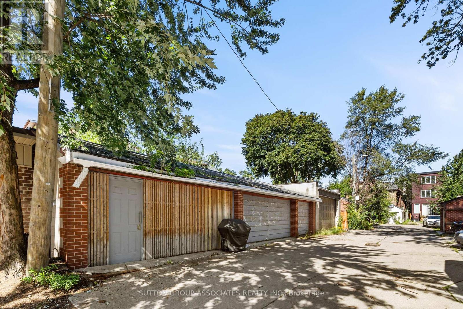 415 BRUNSWICK AVENUE - 19