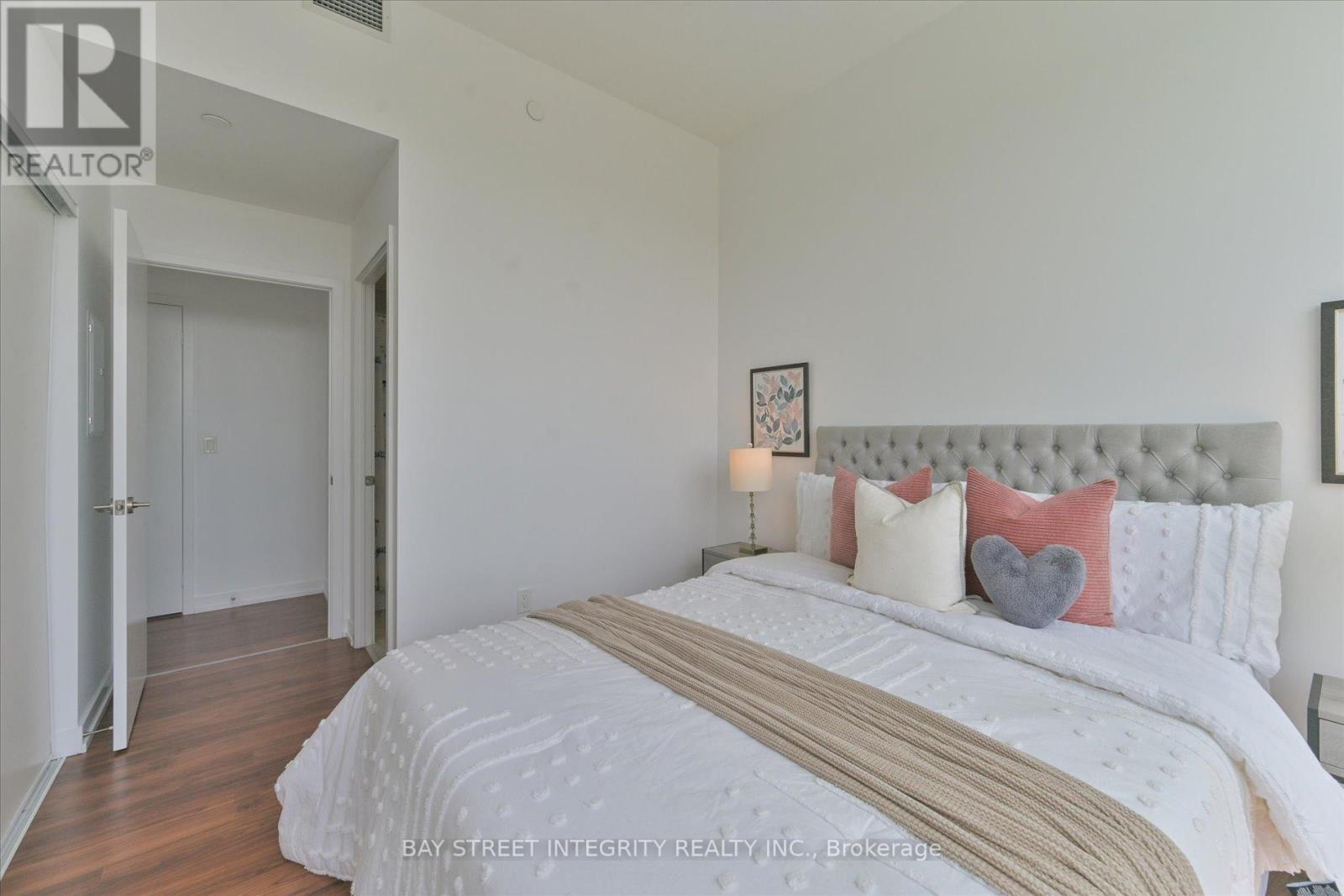 #903 117 MCMAHON DRIVE - 10