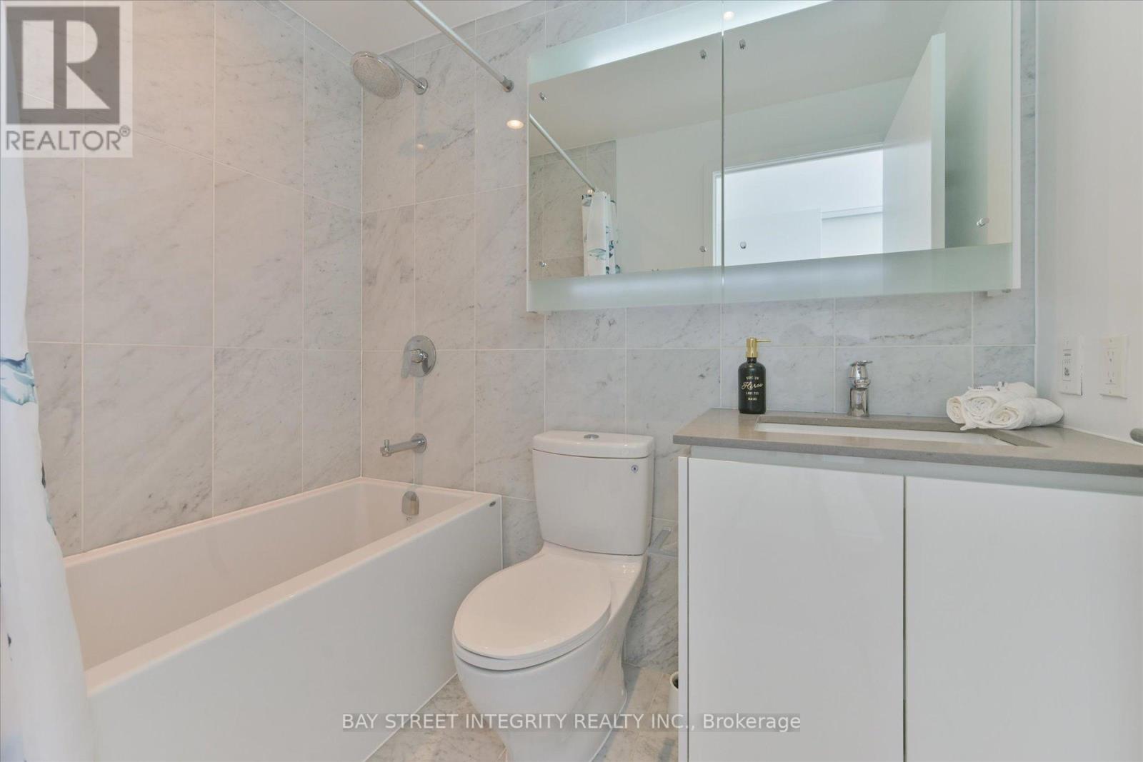 #903 117 MCMAHON DRIVE - 11