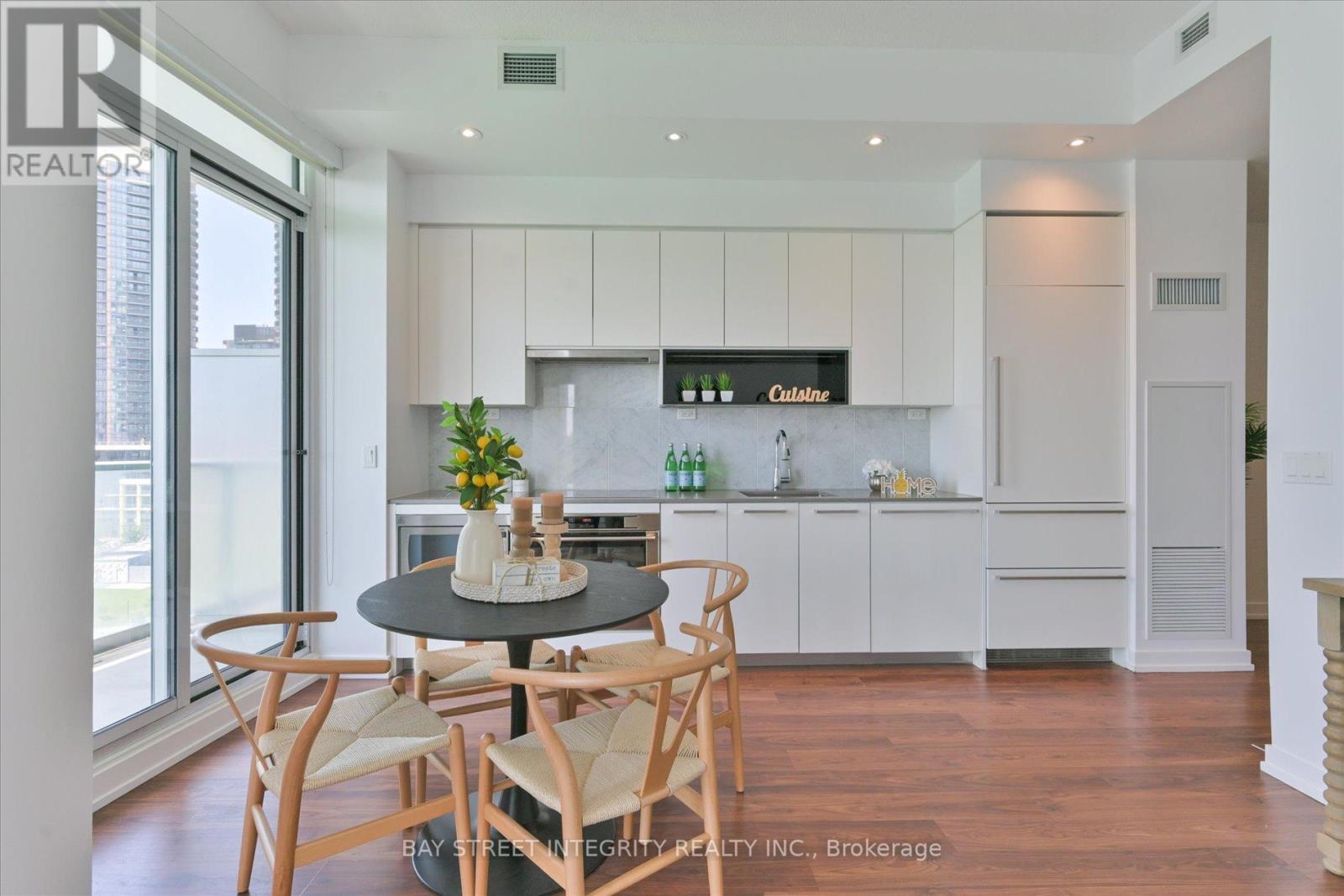 #903 117 MCMAHON DRIVE - 7