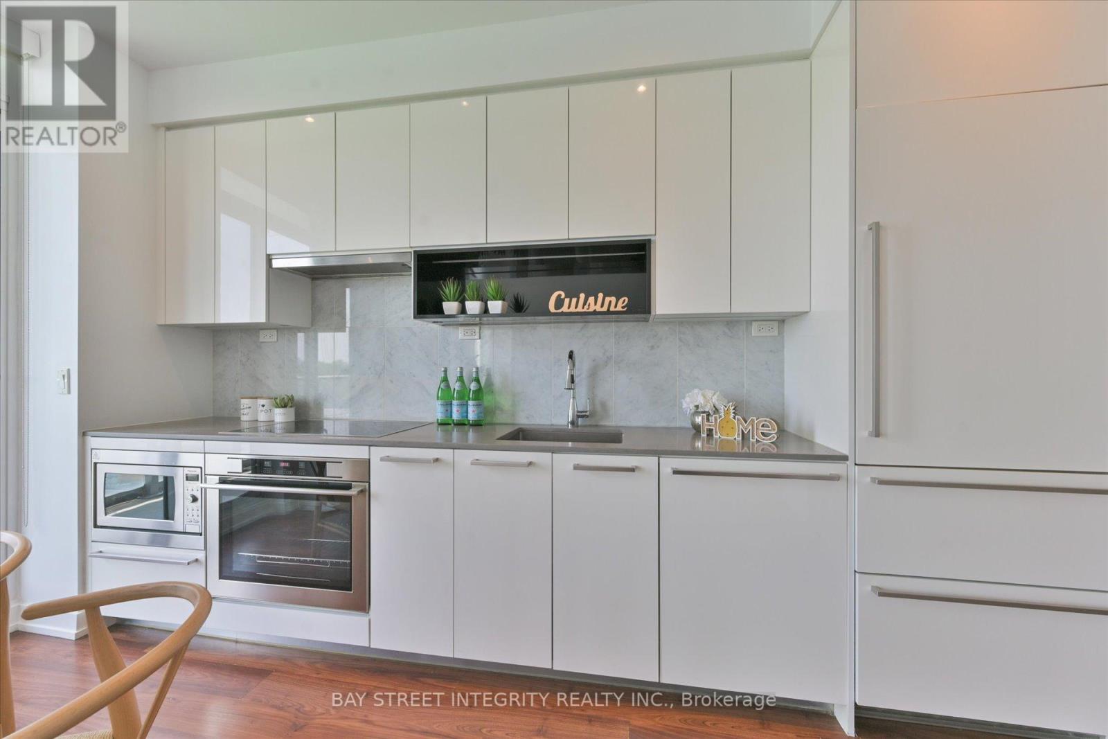 #903 117 MCMAHON DRIVE - 8