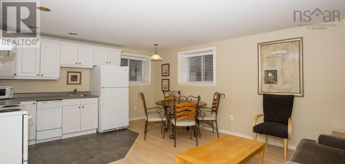 1266 Queen Street - 17