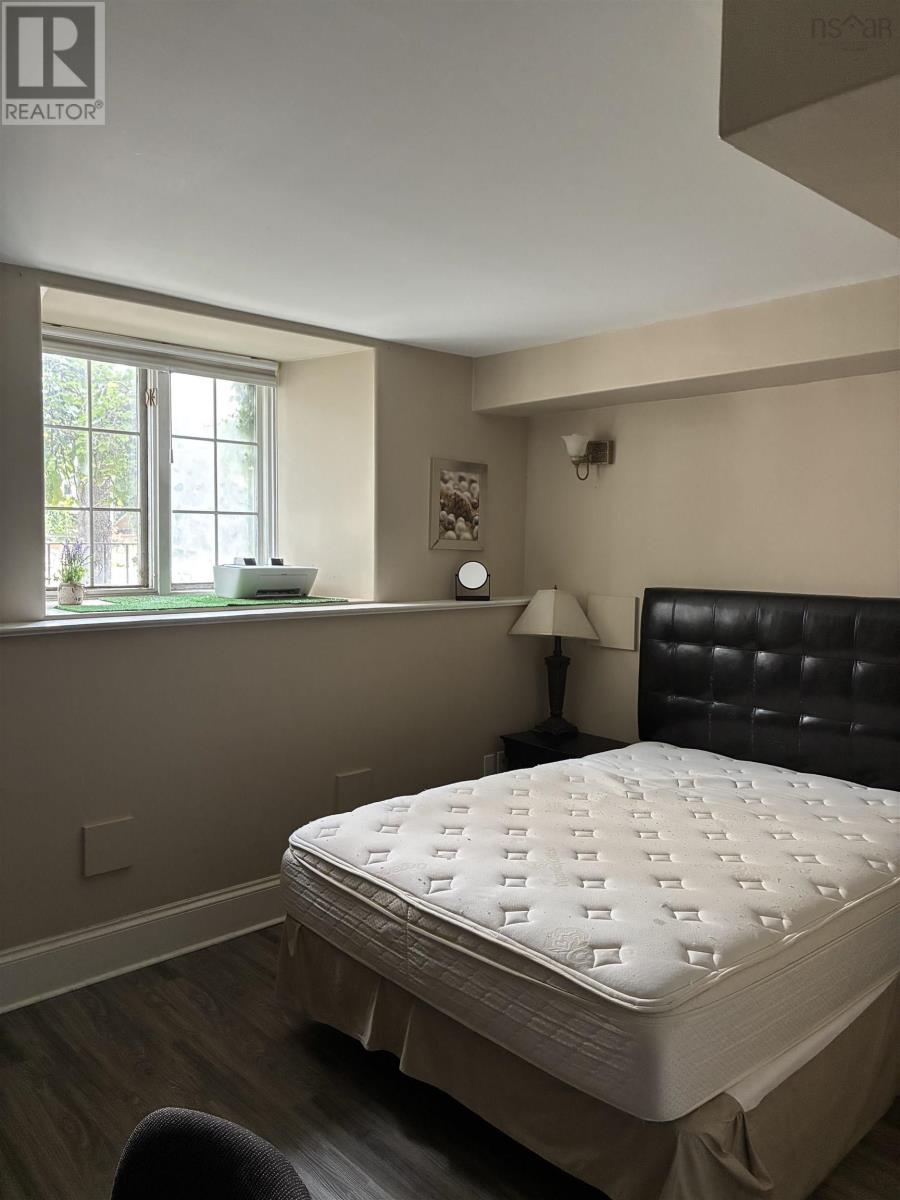 1266 Queen Street - 19