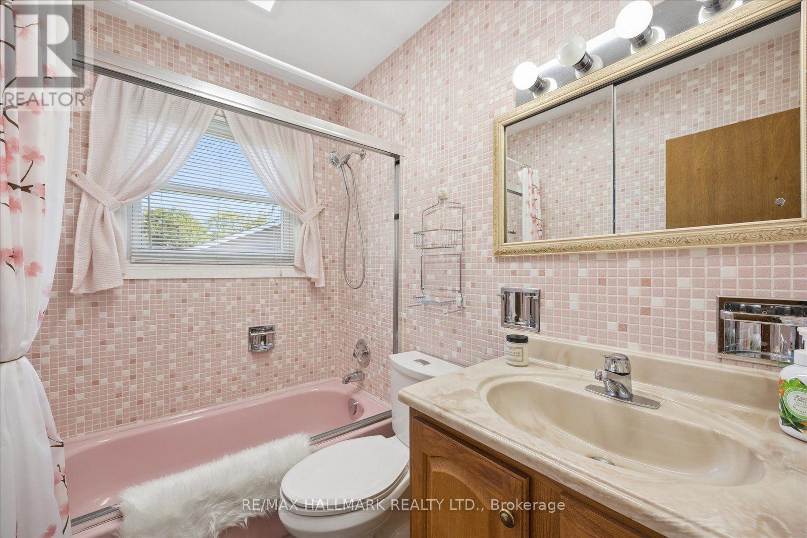139 ELINOR AVENUE - 18