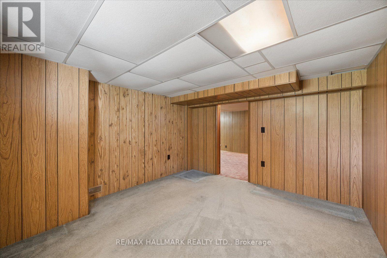 139 ELINOR AVENUE - 24