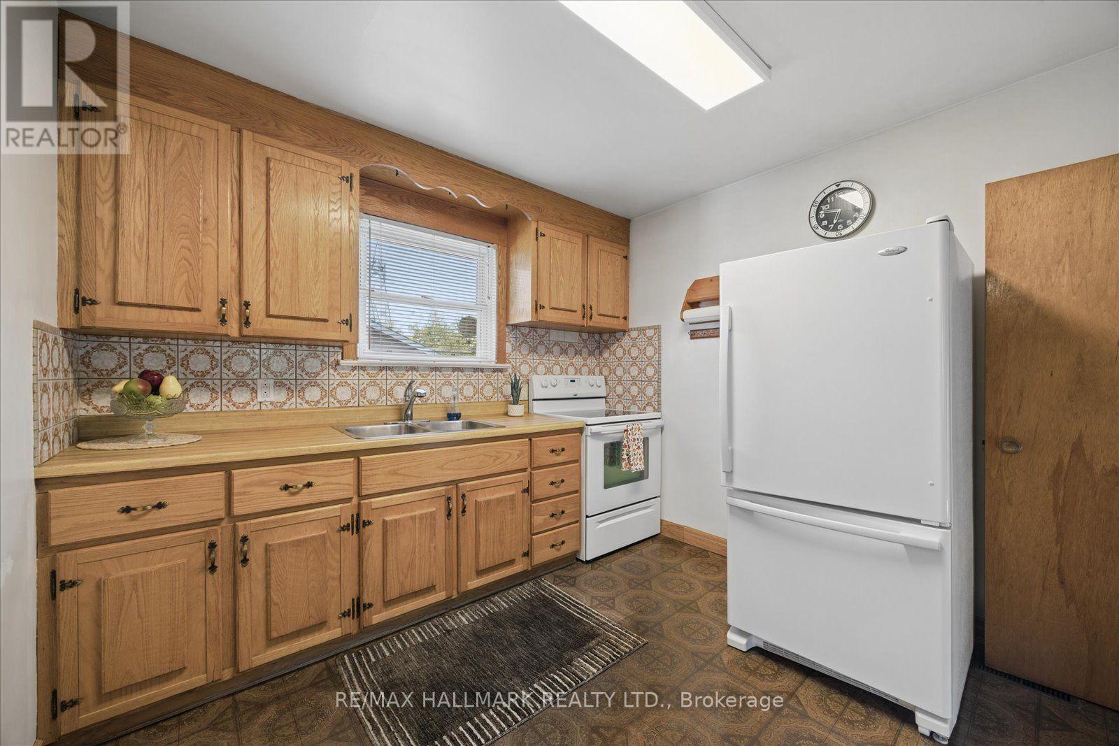 139 ELINOR AVENUE - 8