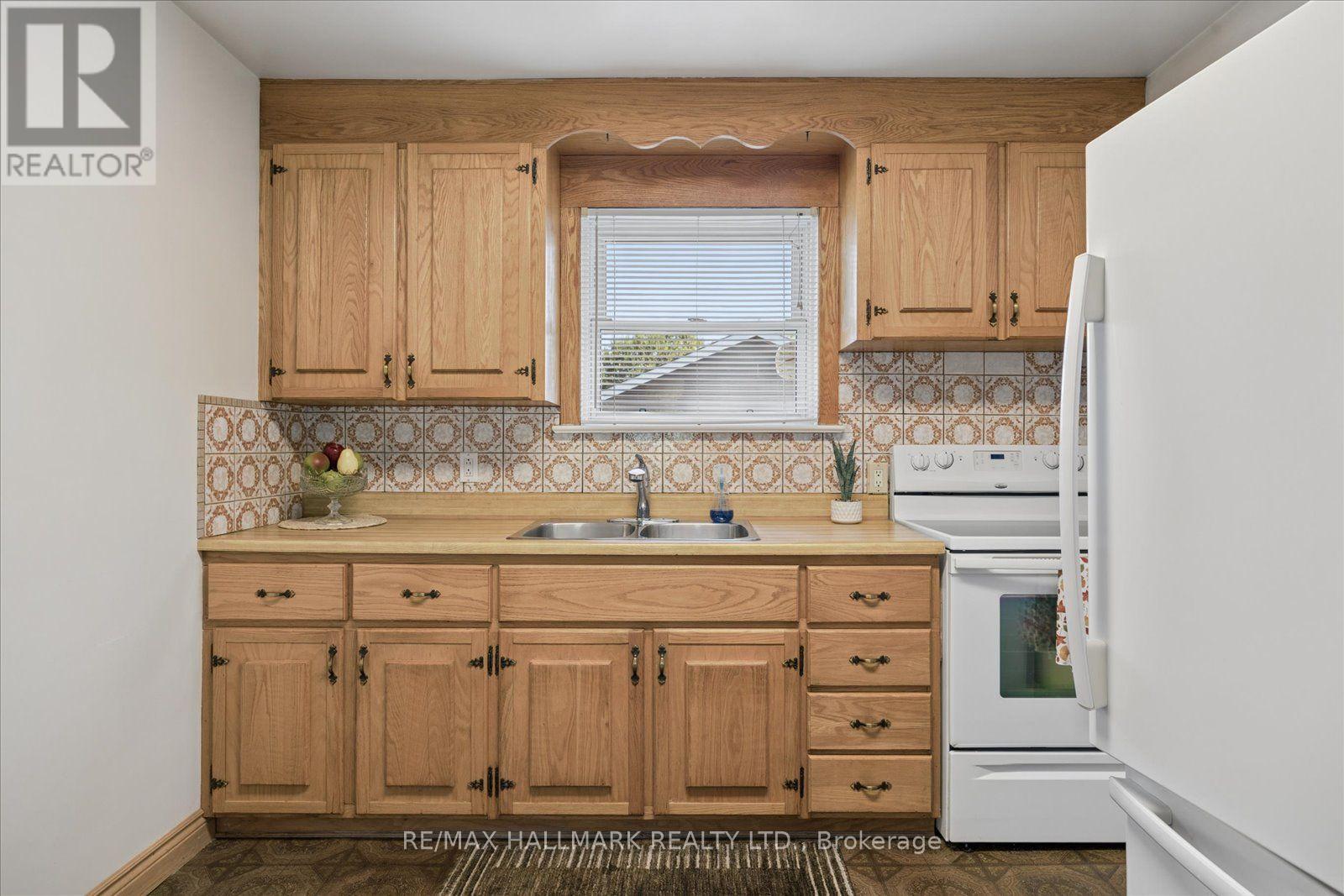 139 ELINOR AVENUE - 9