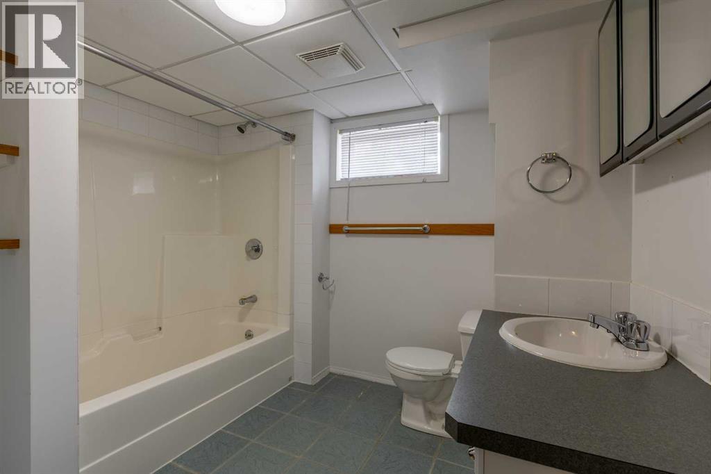 2702 11 Avenue N - 27