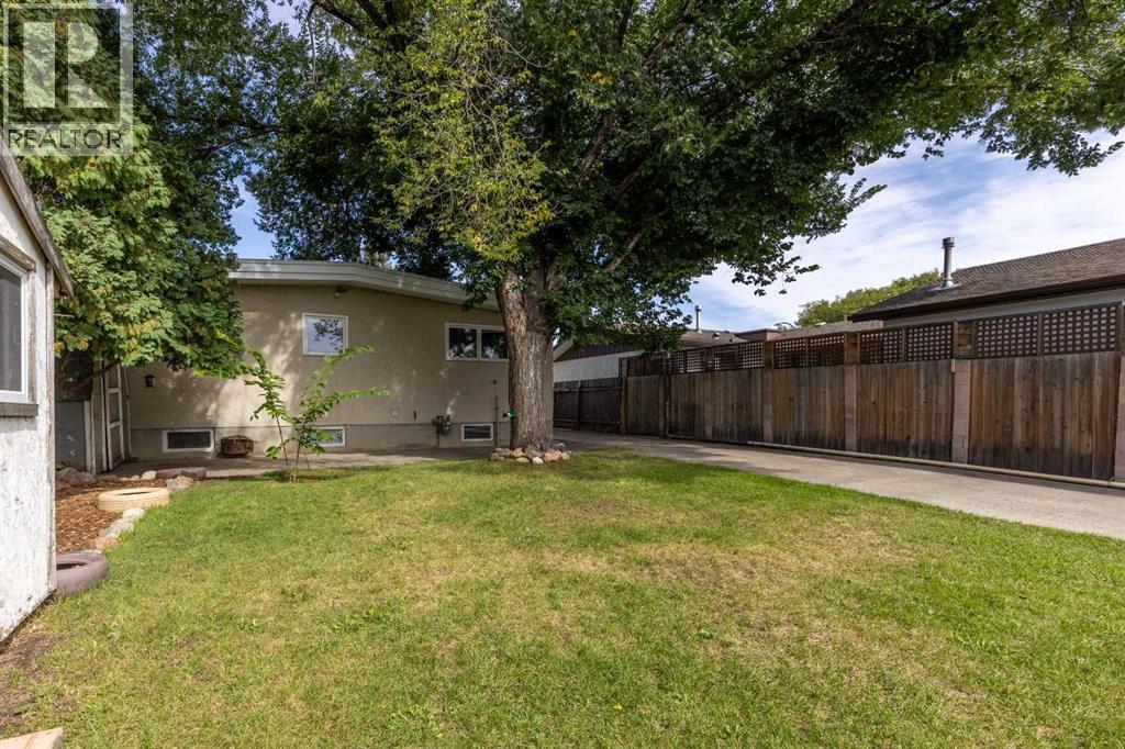 2702 11 Avenue N - 33