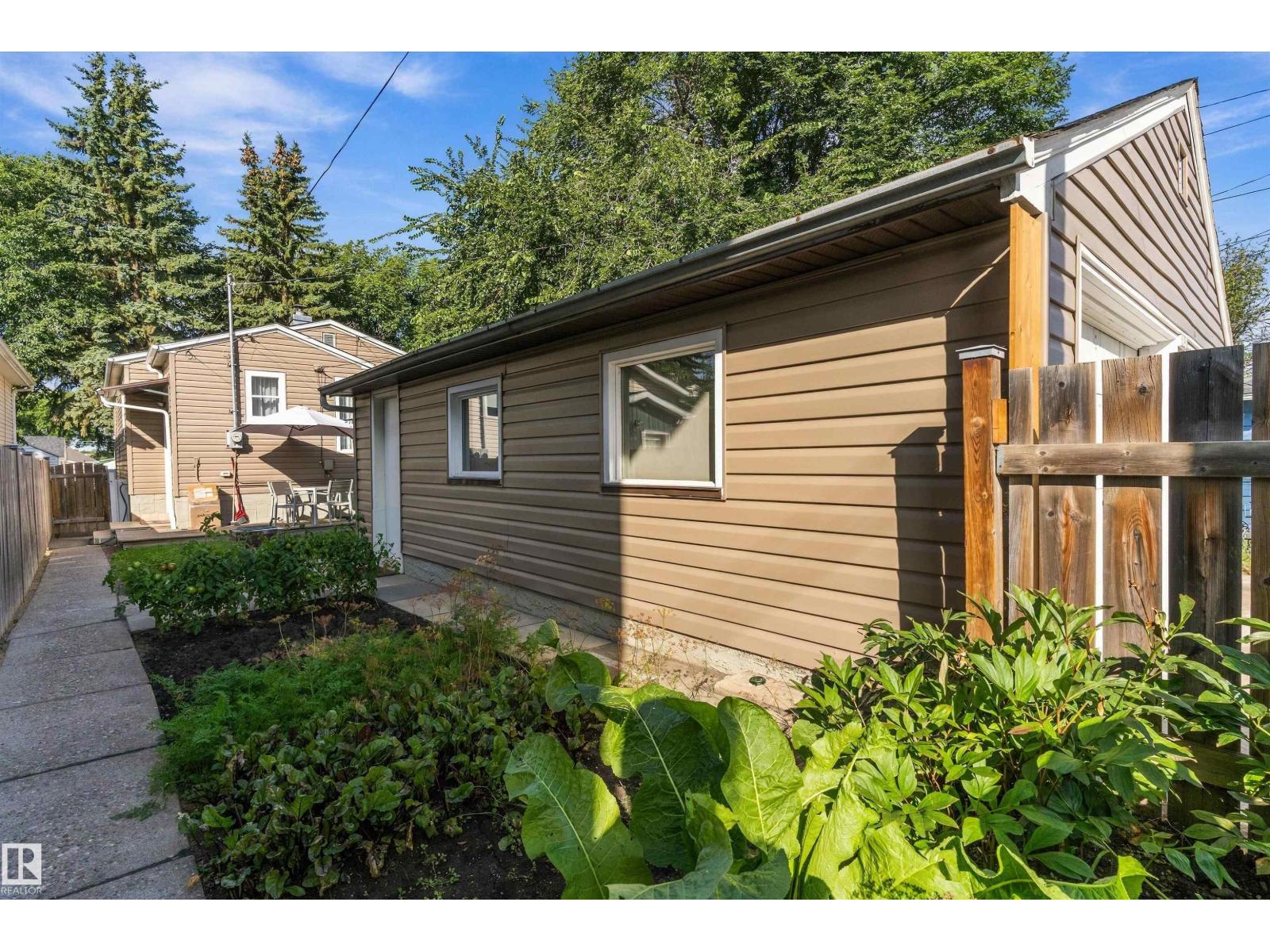11911 70 St NW, Montrose (Edmonton) — photo 24 of 29