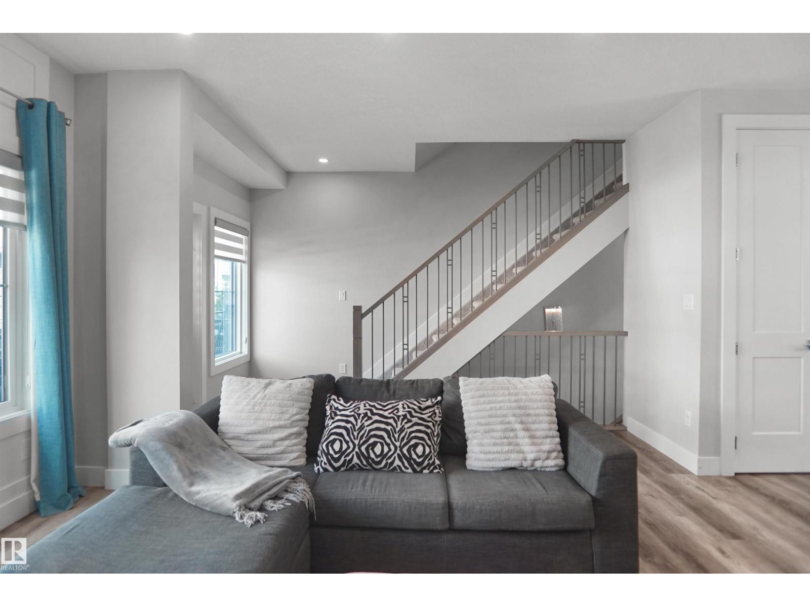 #15 230 EDGEMONT RD NW - 12