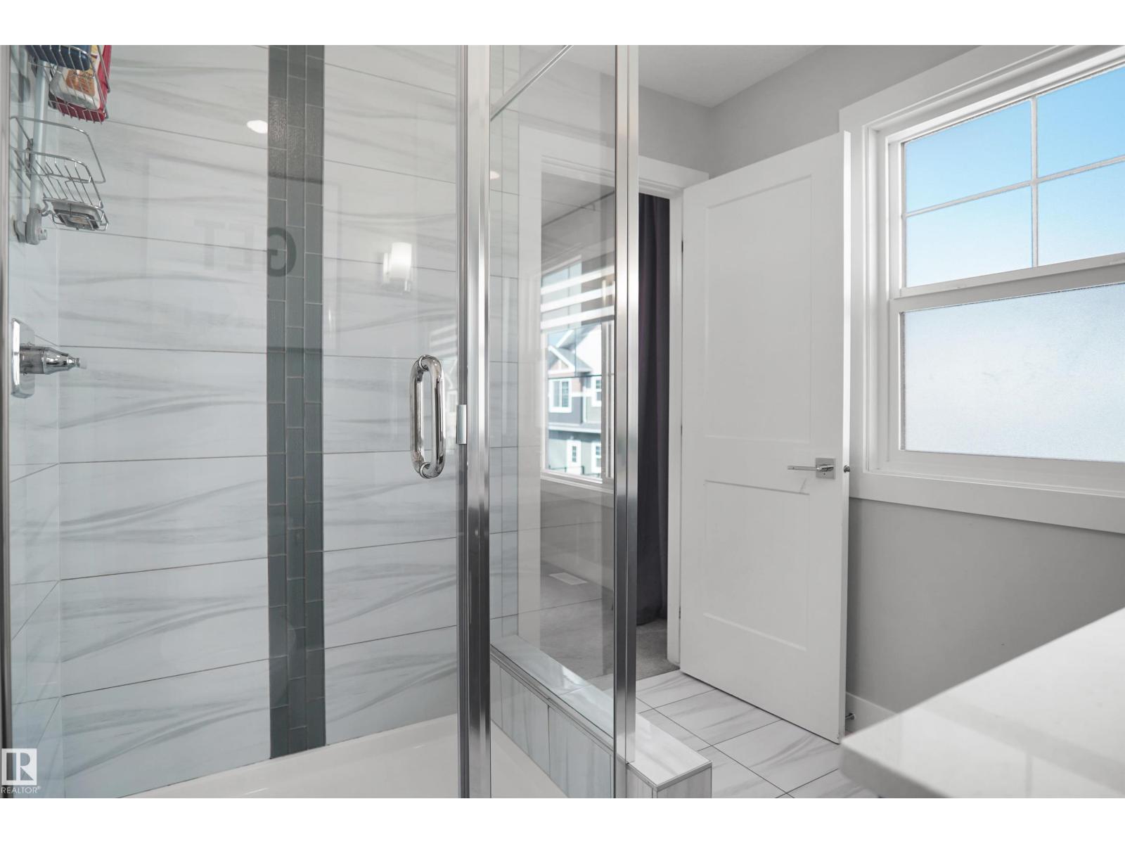 #15 230 EDGEMONT RD NW - Image 29