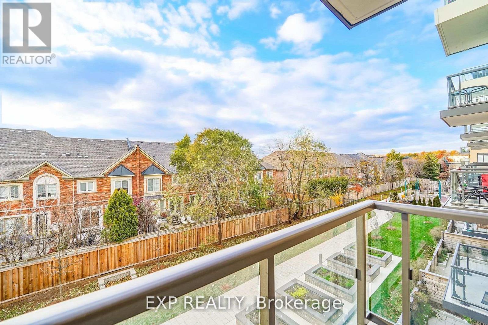 8 Beverley Glen Boulevard — photo 31