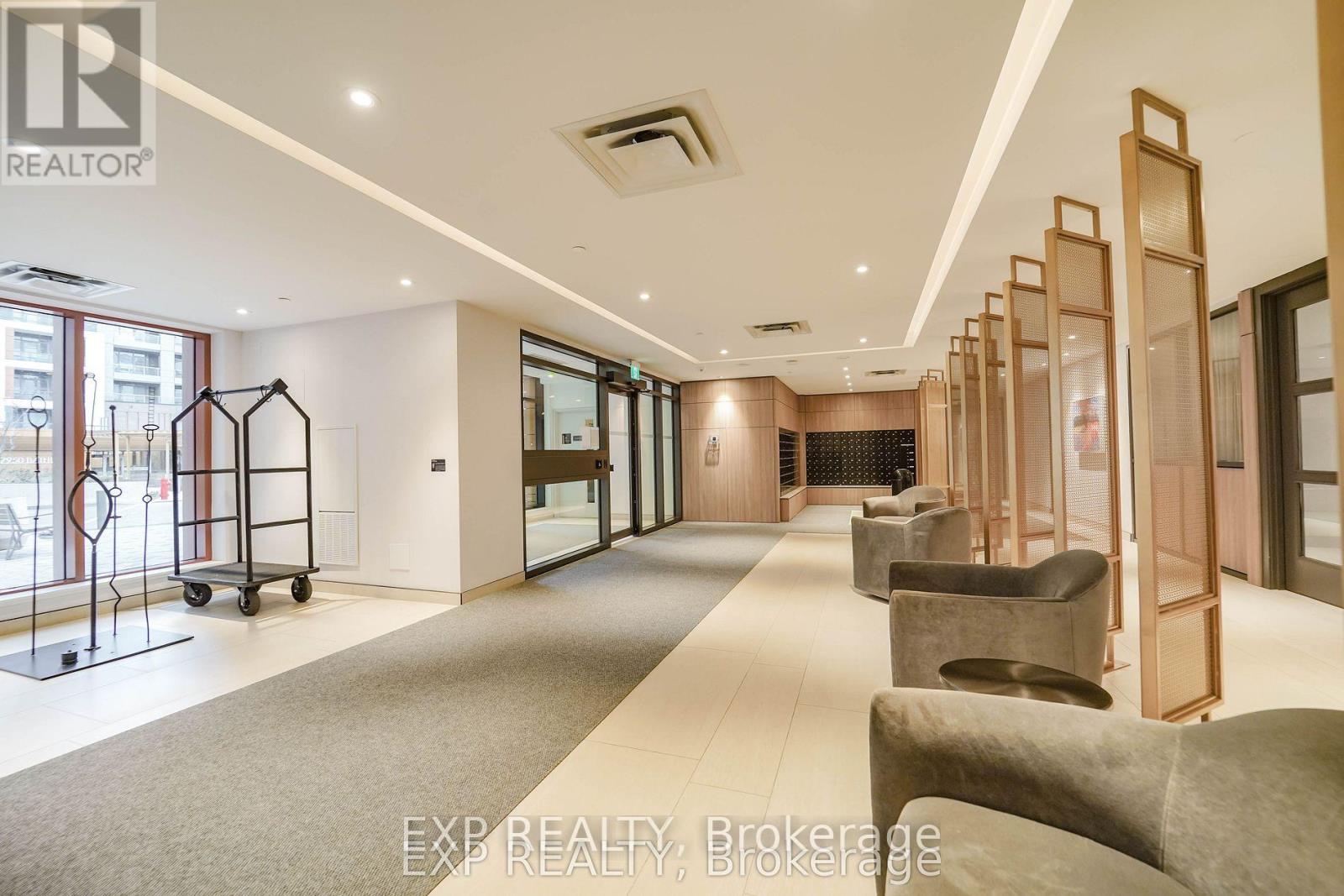 8 Beverley Glen Boulevard — photo 33