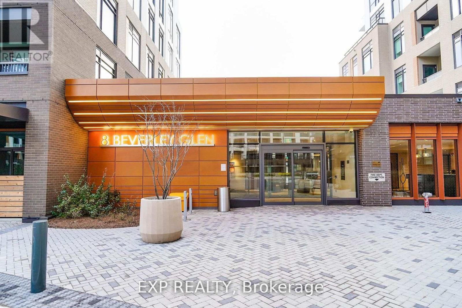 8 Beverley Glen Boulevard — photo 36