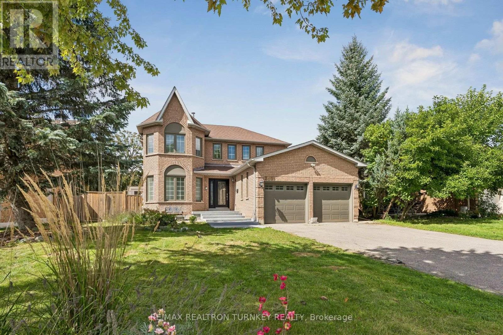 263 CHAMBERS CRESCENT - 1