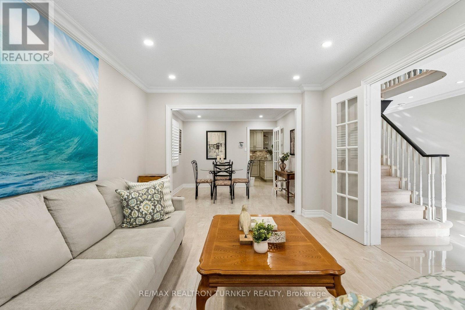 263 CHAMBERS CRESCENT - 10