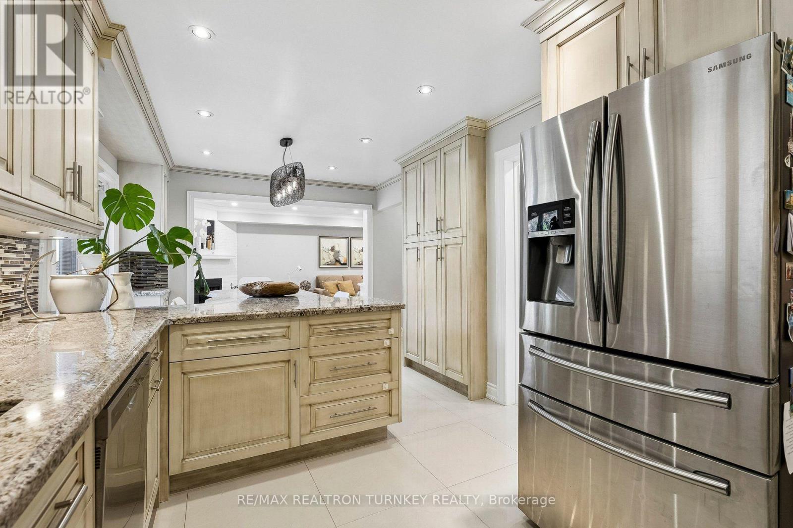 263 CHAMBERS CRESCENT - 19