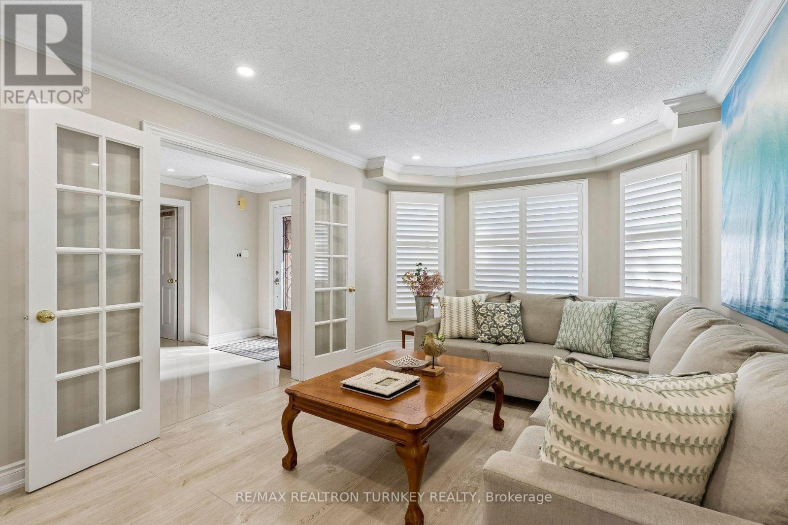 263 CHAMBERS CRESCENT - 6