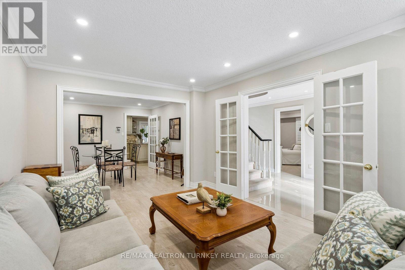 263 CHAMBERS CRESCENT - 7