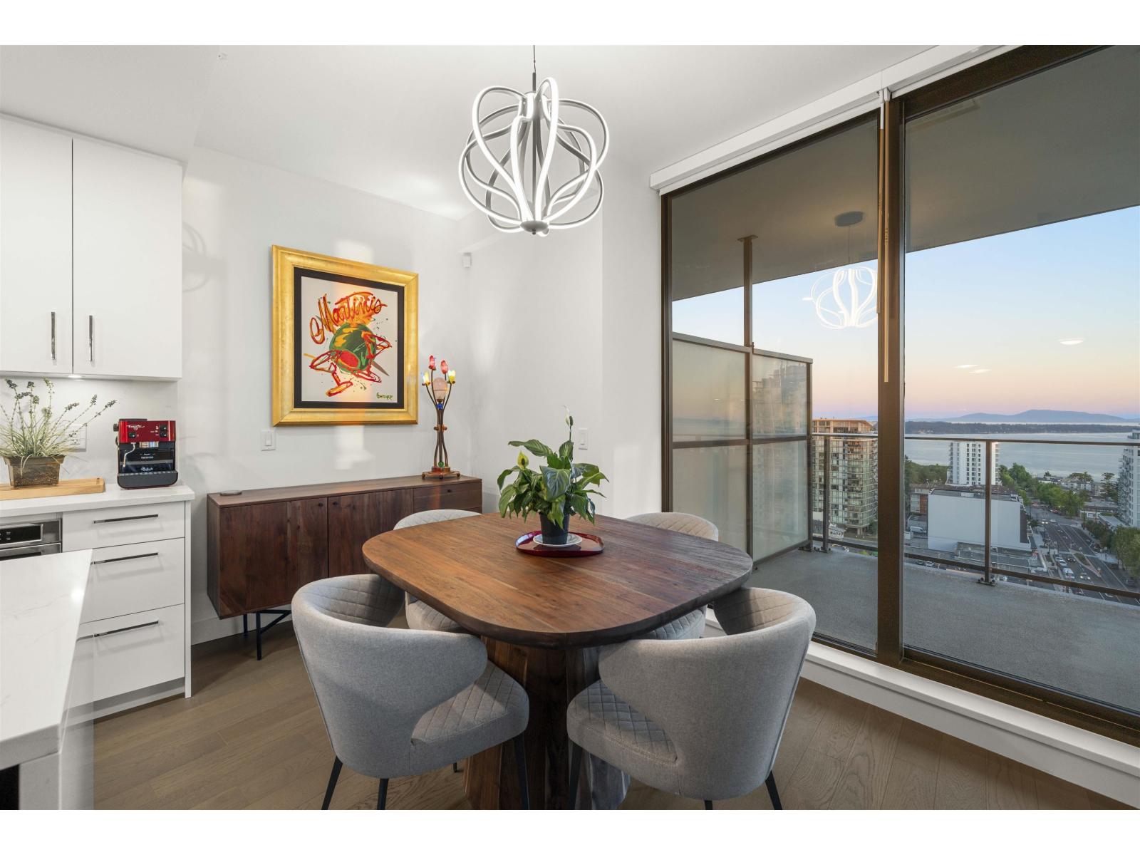 1605 1588 JOHNSTON ROAD, White Rock