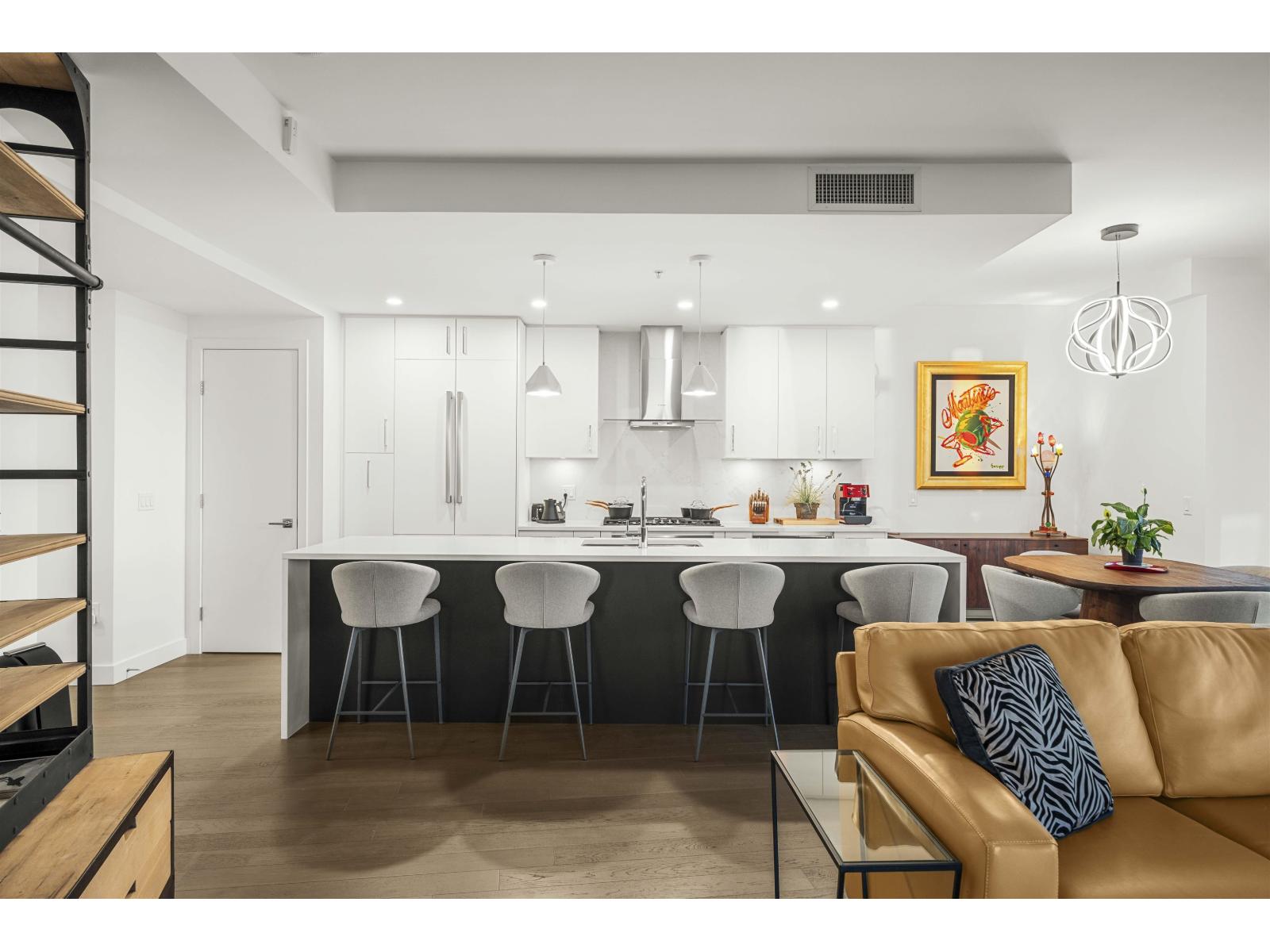 1605 1588 JOHNSTON ROAD, White Rock