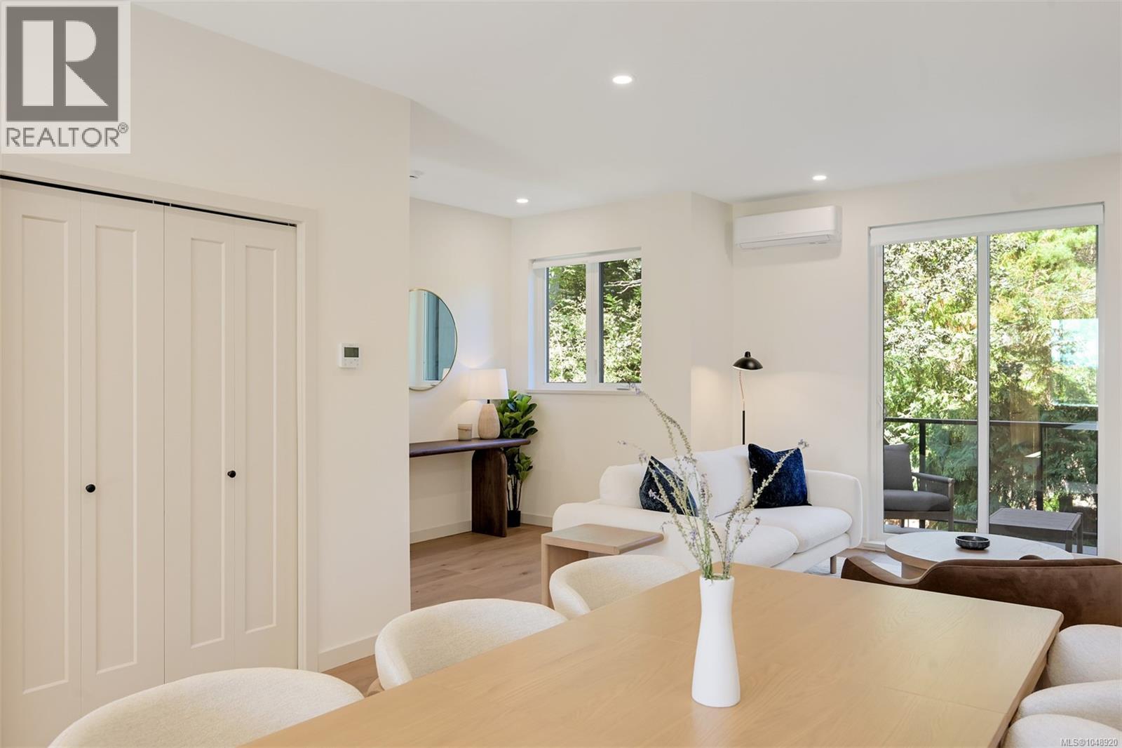 #3 521 Foul Bay Rd - 20