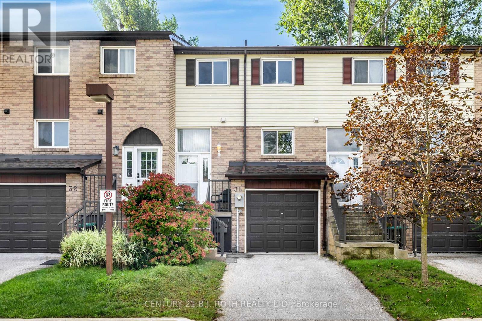 #31 52 ADELAIDE STREET - 1
