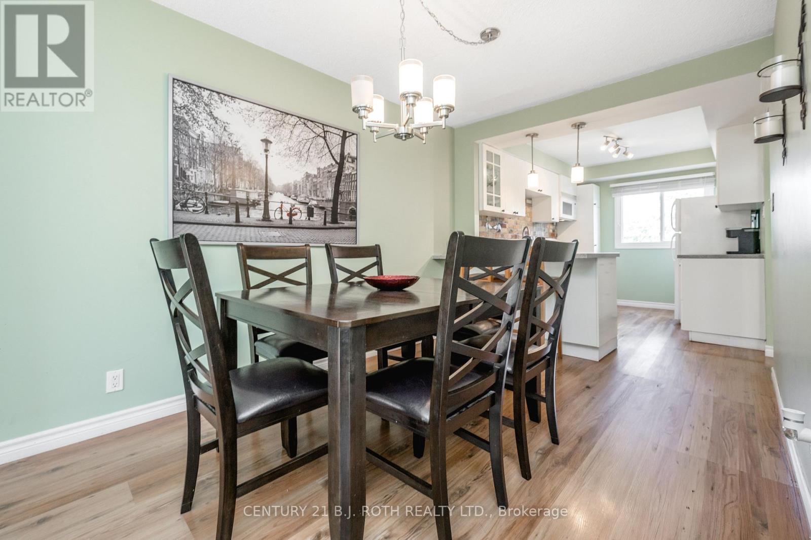 #31 52 ADELAIDE STREET - 12