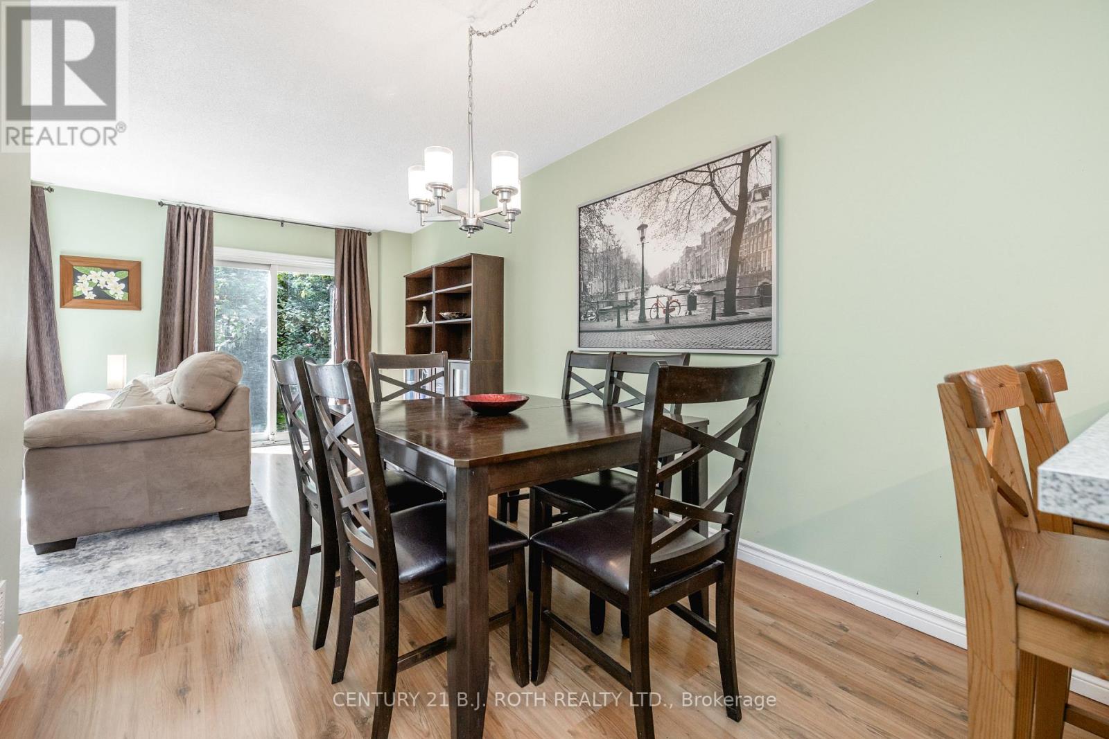 #31 52 ADELAIDE STREET - Image 13
