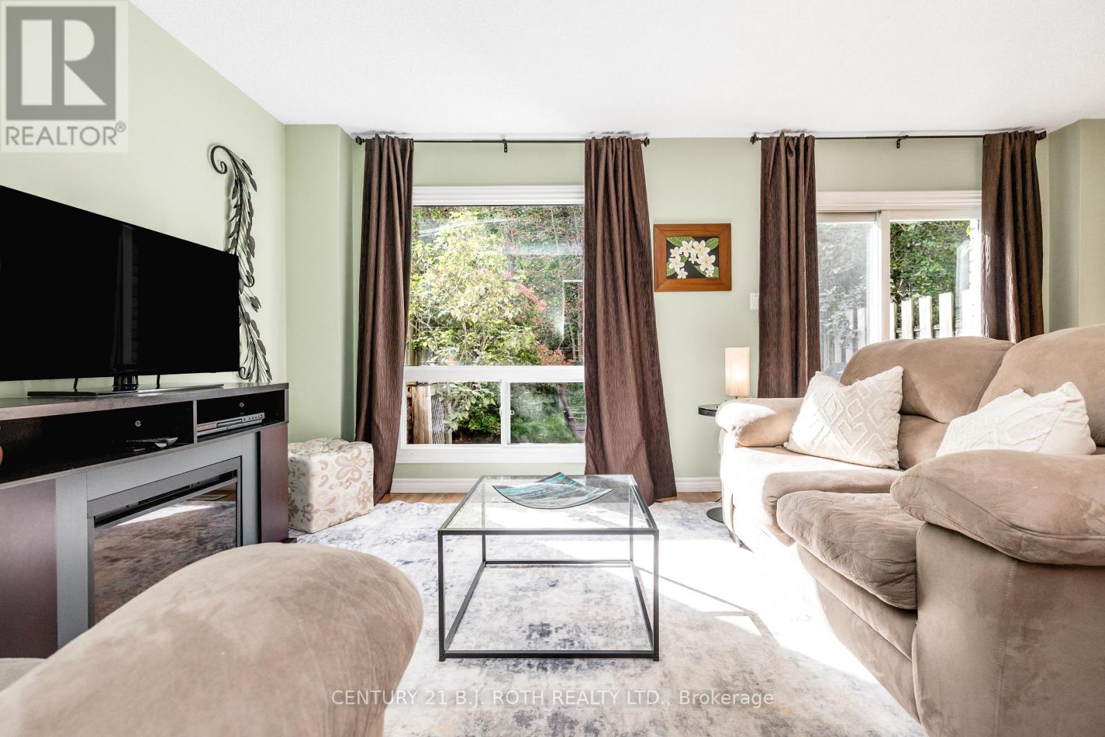 #31 52 ADELAIDE STREET - Image 14